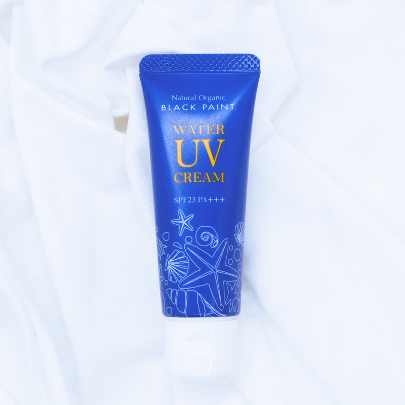Water UV Cream is a physical sunblock with Zinc Oxide & Titanium Dioxide. Water-based. Matt finish. No oily feeling.